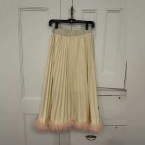 VINTAGE PLEATED BEIGE/PALE YELLOW MIDI SKIRT WITH PINK FEATHERS SIZE MED